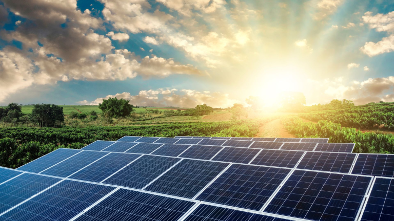 From Rooftops to Power Plants: How Solar Energy is Changing the Future of Power Generation