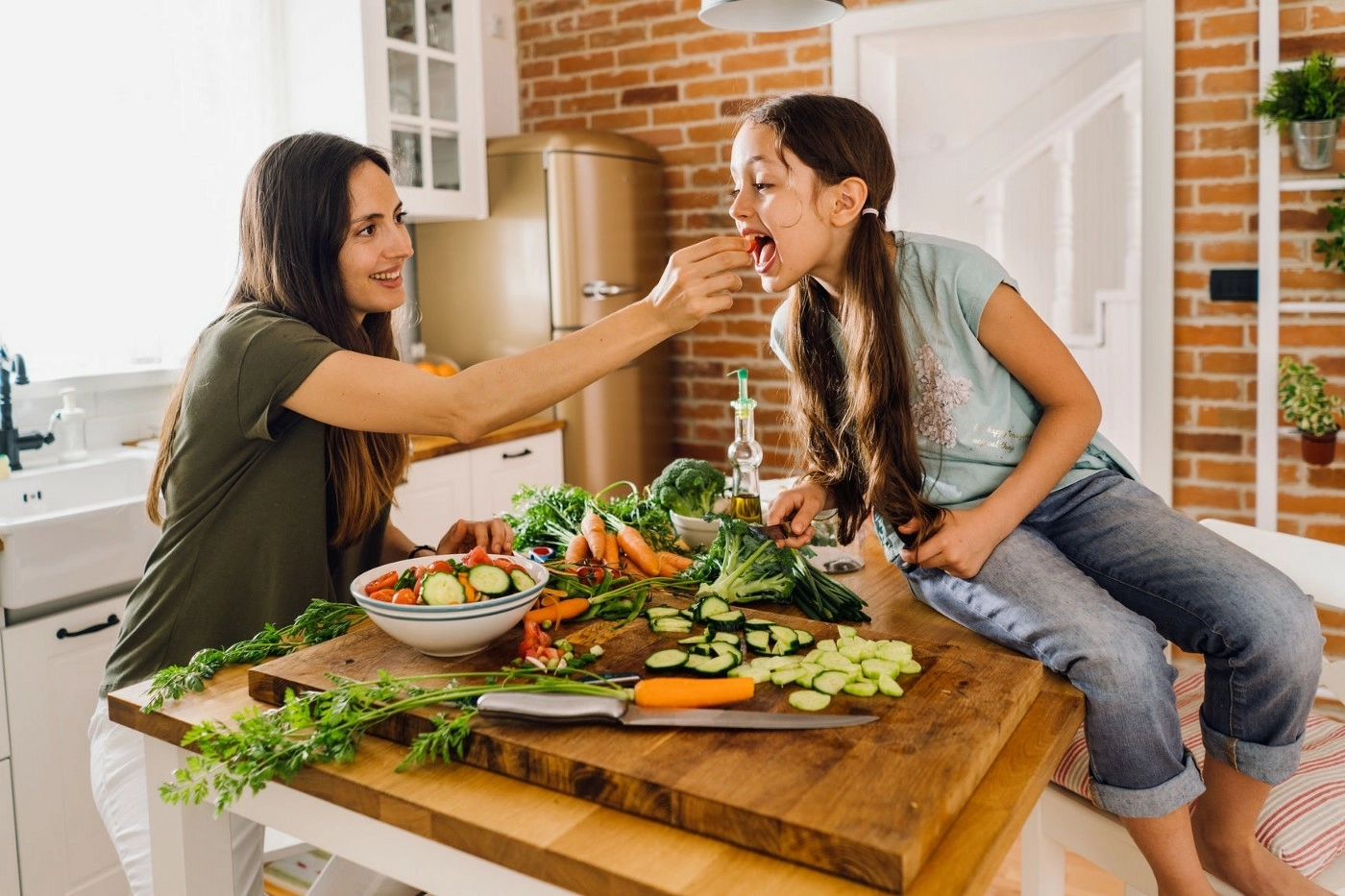Travel Digestive Changes - Maintain Regular Meals and Hydration